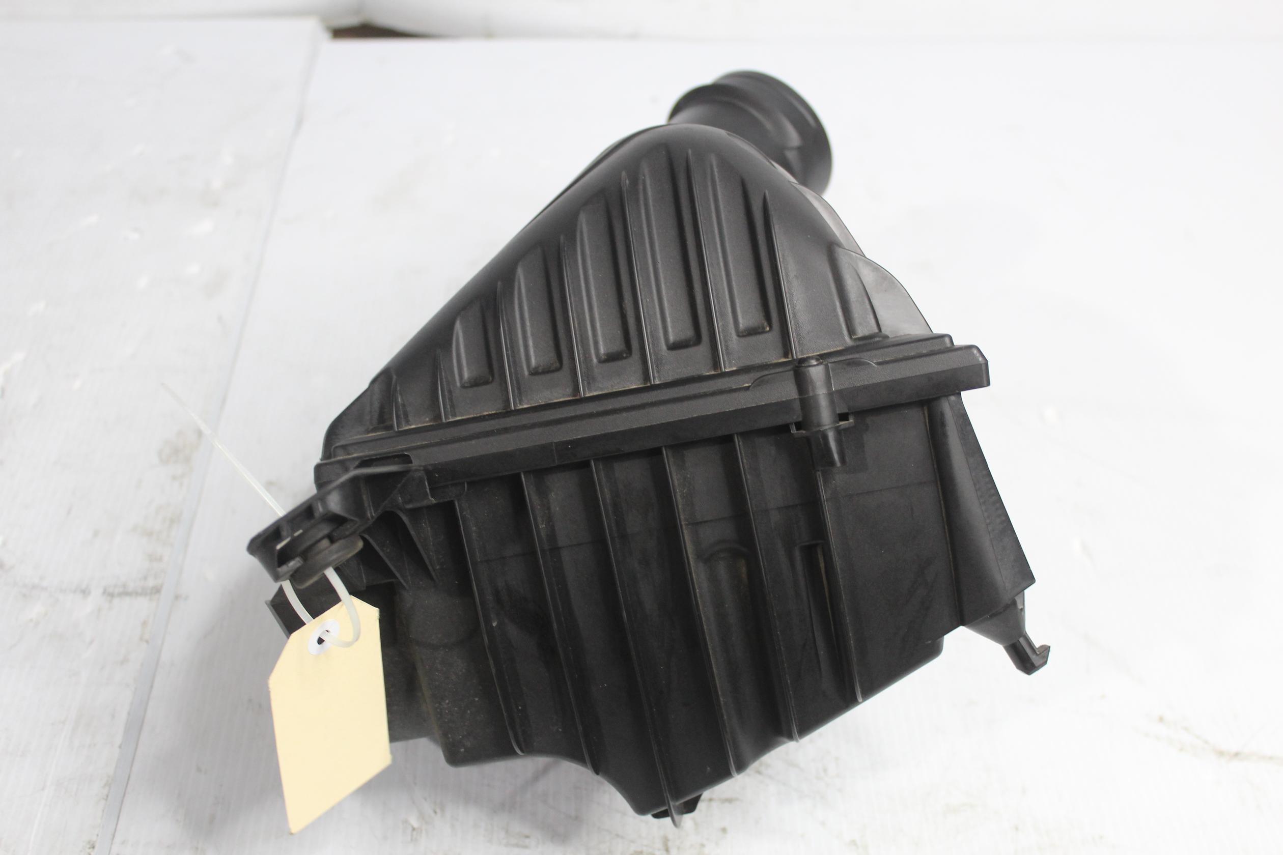 BMW F40 118i B38 Air Intake Filter Box 13718655834, 865583403 - Image 2