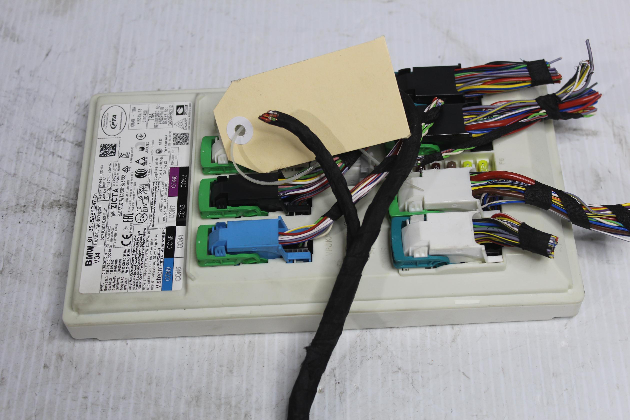 BMW F40 118i FEM BDC Body Control Module 61355A71668 - Image 4
