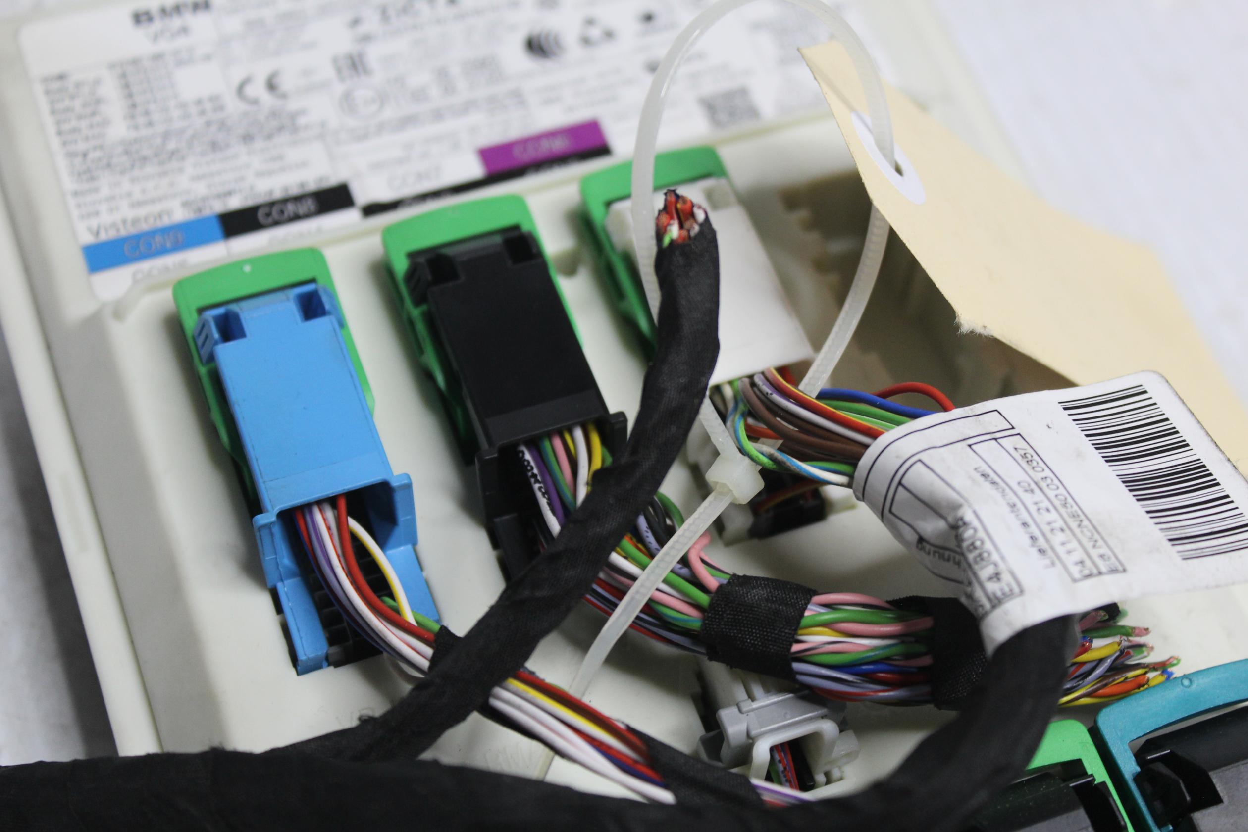 BMW F40 118i FEM BDC Body Control Module 61355A71668 - Image 9