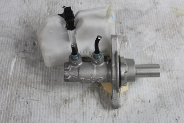 BMW F40 118i Brake Master Cylinder w Tank 34336864669