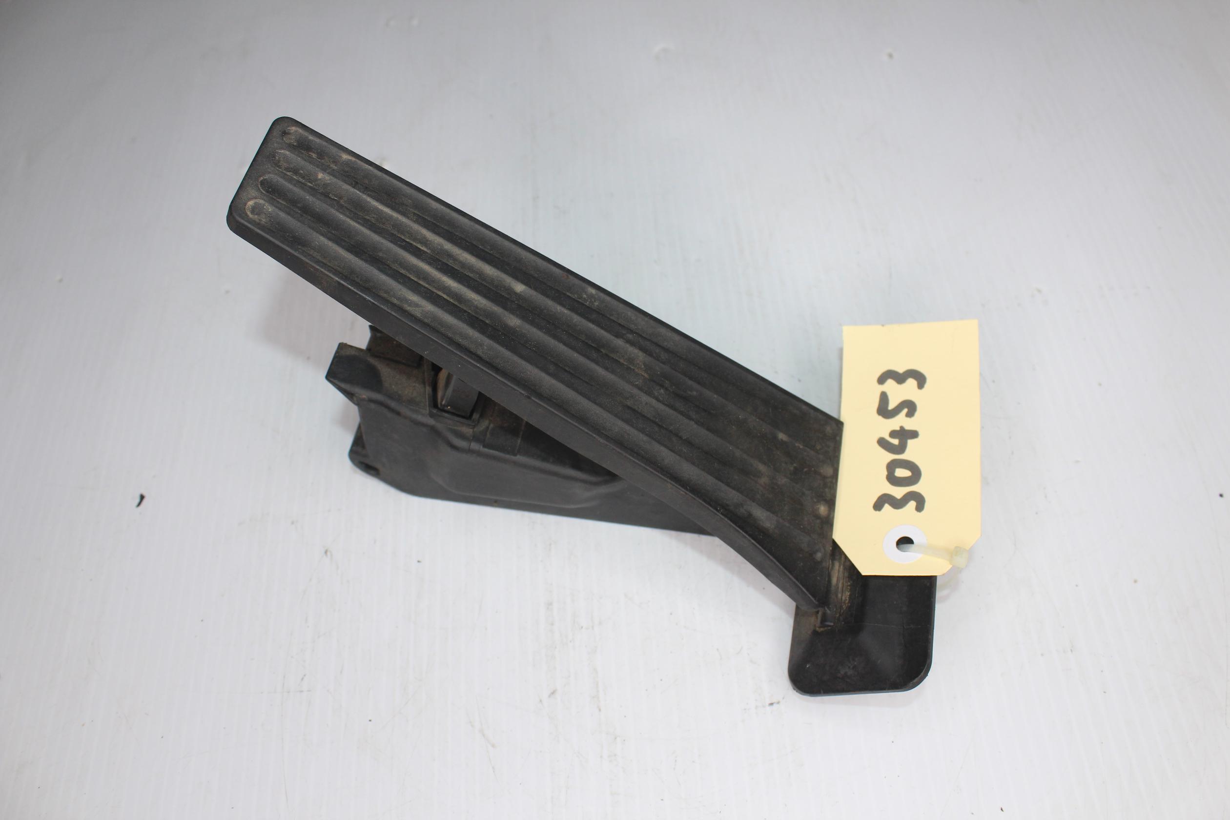 BMW F80 F82 M3 M4 Throttle Accelerator Pedal 35406889818, 35405A47456, 35426853175 - Image 2