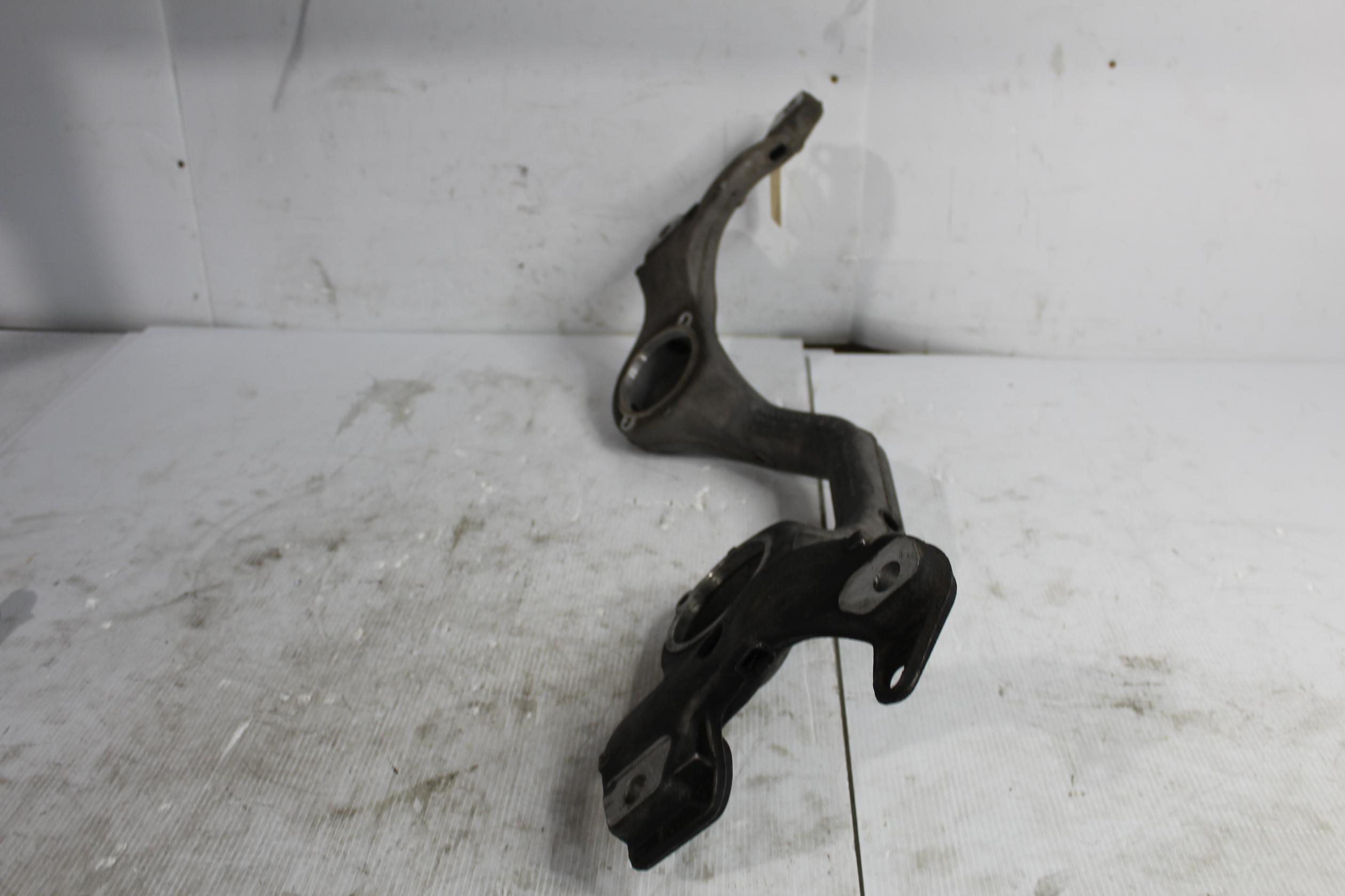 Porsche 9PA 957 Cayenne Turbo Engine Carrier Support 94837530903, 94837530930 - Image 2