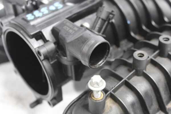 Porsche 95B Macan 3.0L Petrol CTMA Intake Manifold 94611001663, 9461100166