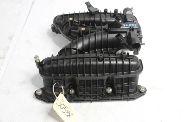 Porsche 95B Macan 3.0L Petrol CTMA Intake Manifold 94611001663, 9461100166