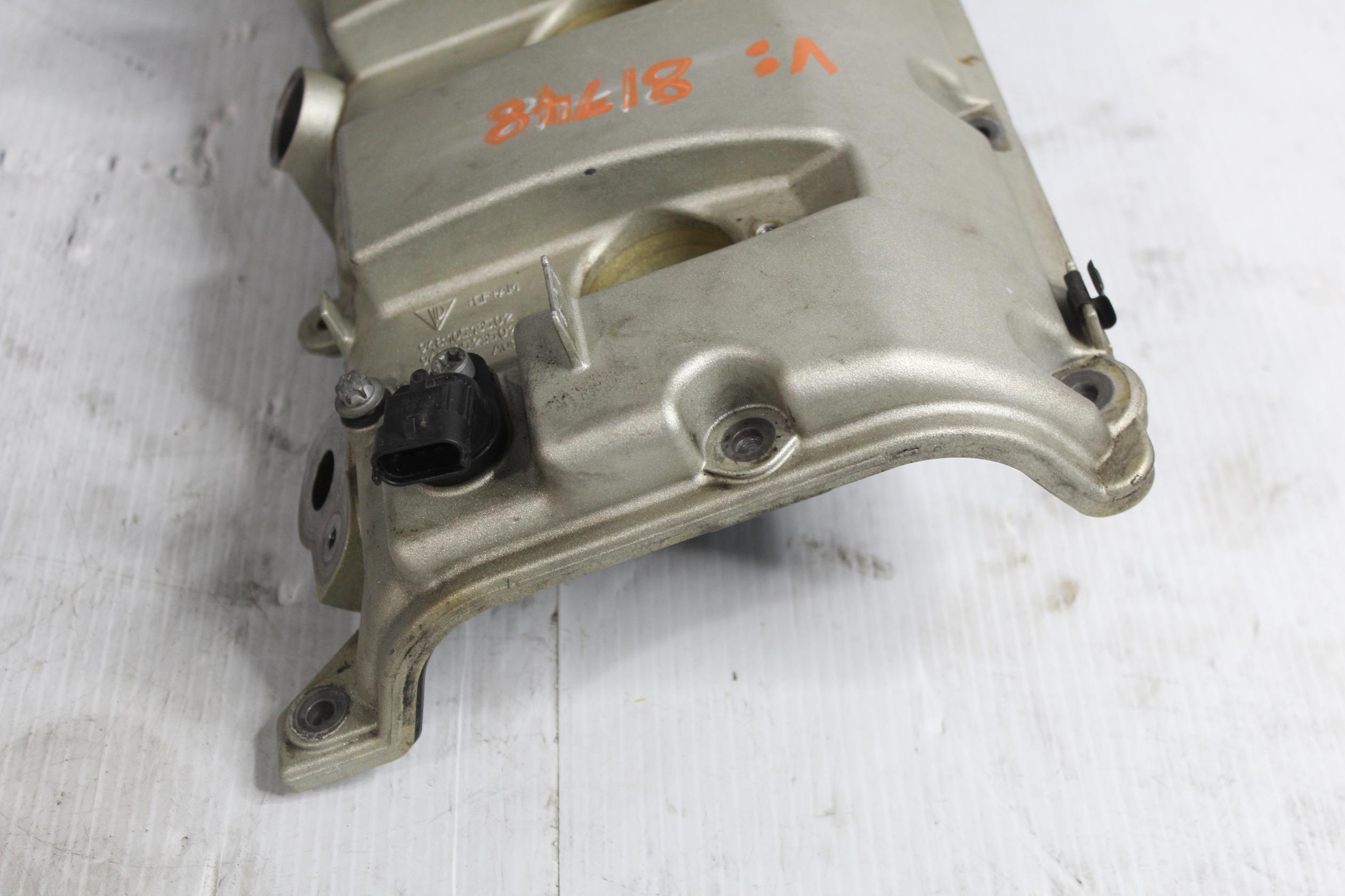 Porsche 957 9PA Cayenne Turbo 4.8L RH Right Cyl. 1-4 Valve Rocker Cover 94810513502 - Image 5