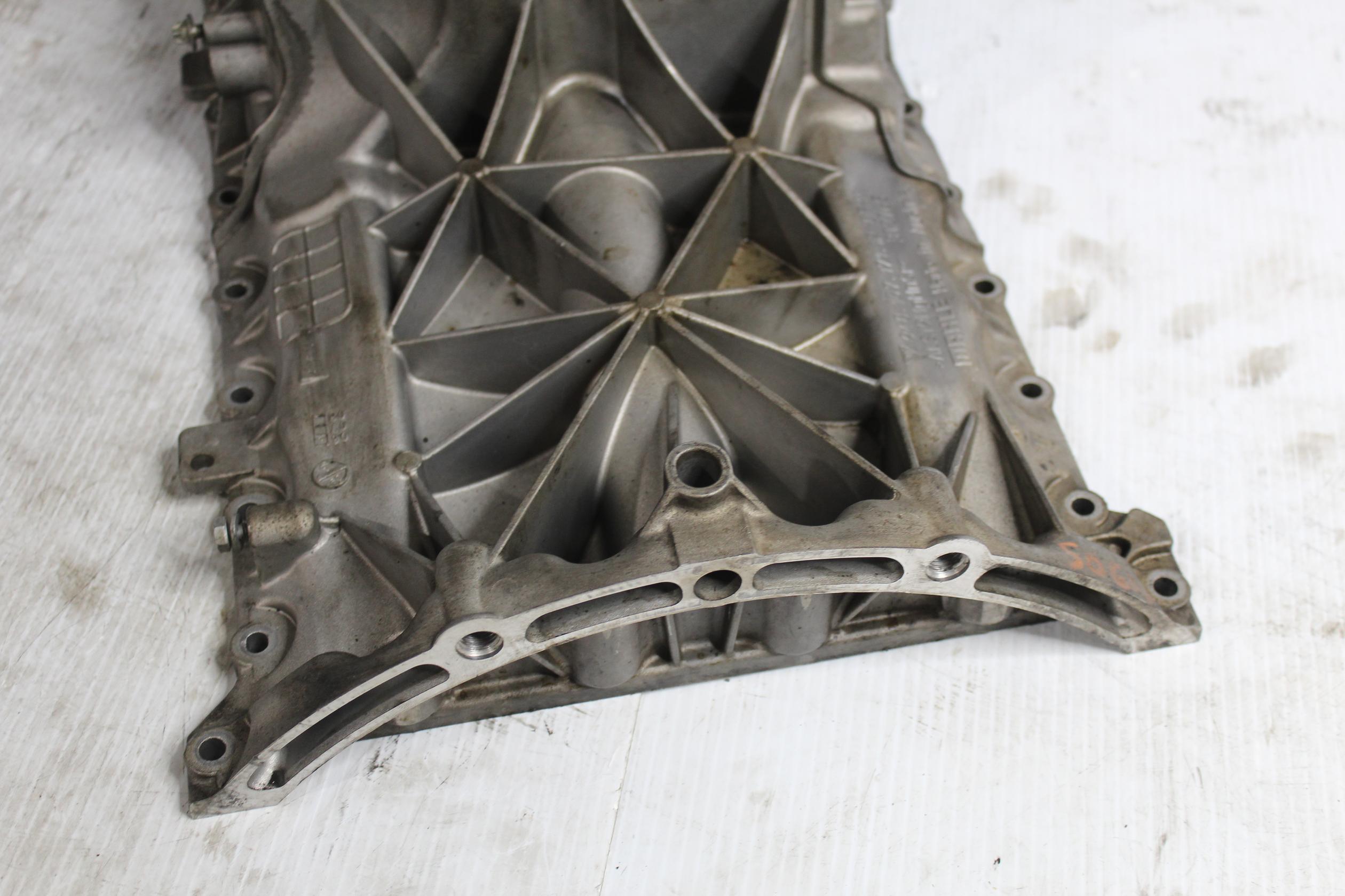 Porsche 9PA 957 Cayenne Turbo Upper Oil Sump 94810707152, 9481071711R - Image 5