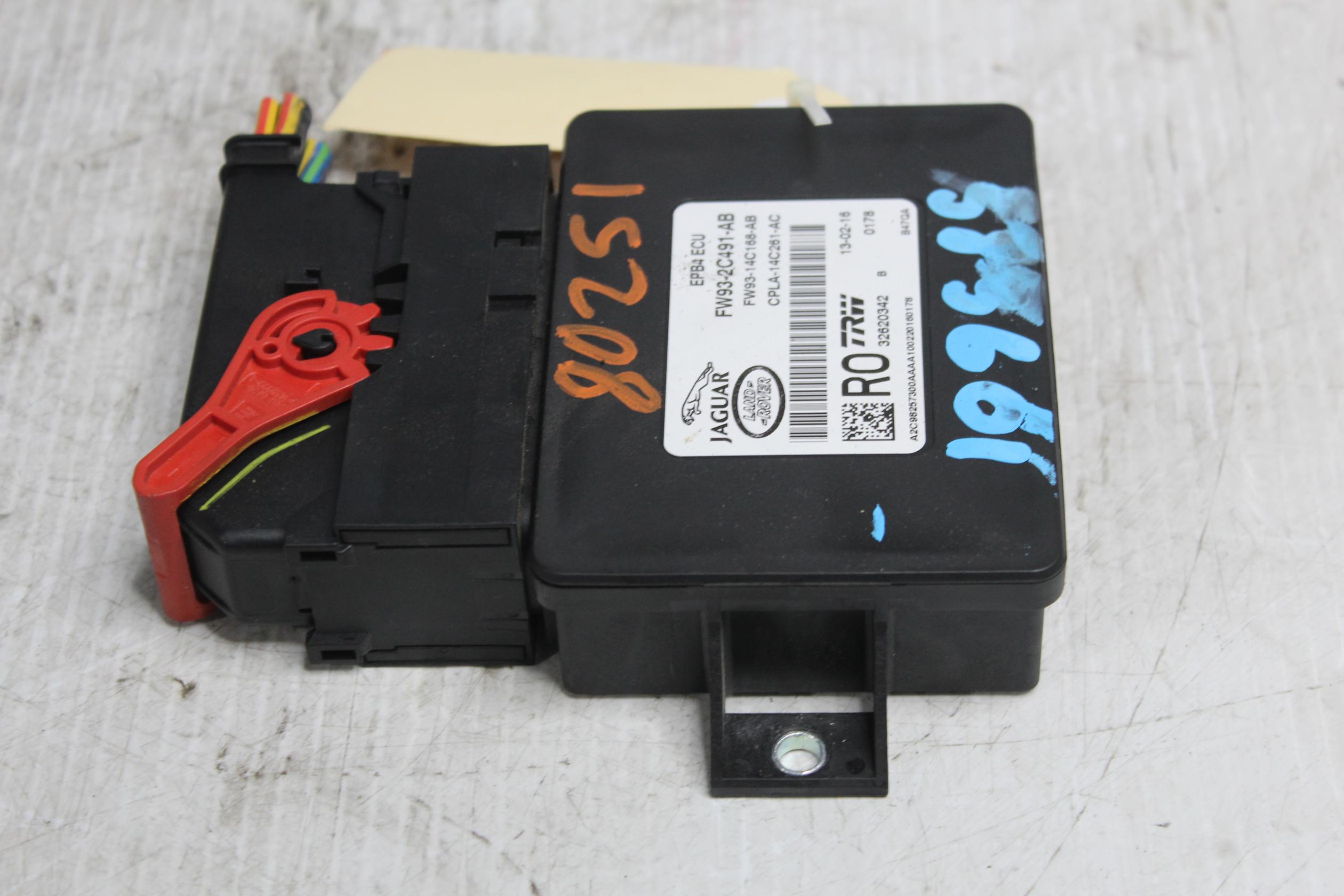 Range Rover Sport L494 EPB Handbrake Park Brake Module LR070636 - Image 3