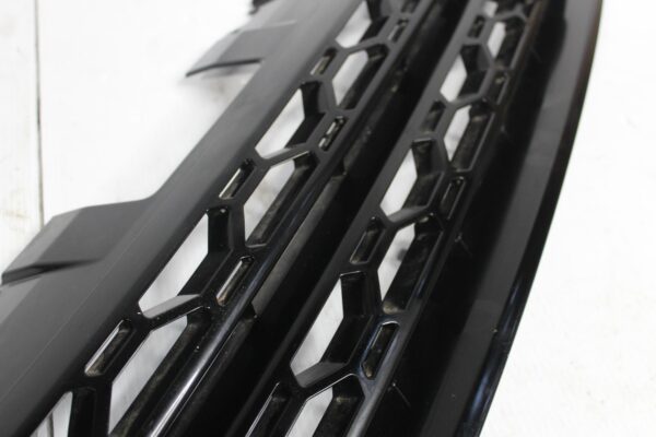 Land Rover L550 Discovery Sport Front Grille FK72BA100CAW