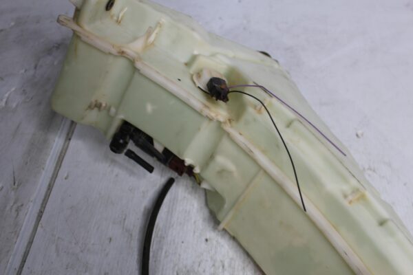Range Rover Sport L494 Windscreen Washer Tank Reservoir LR070884, LR118191