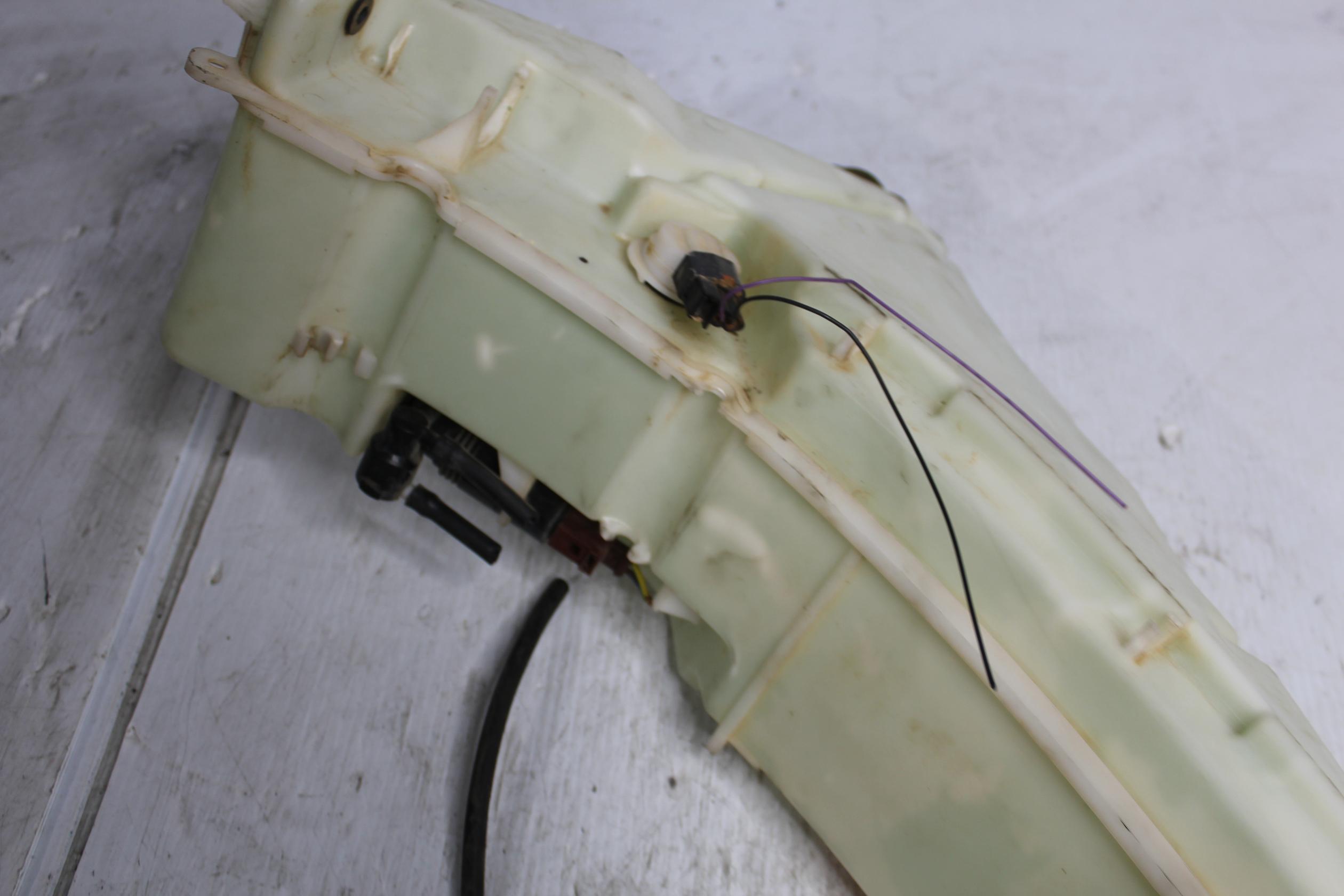 Range Rover Sport L494 Windscreen Washer Tank Reservoir LR070884, LR118191 - Image 5