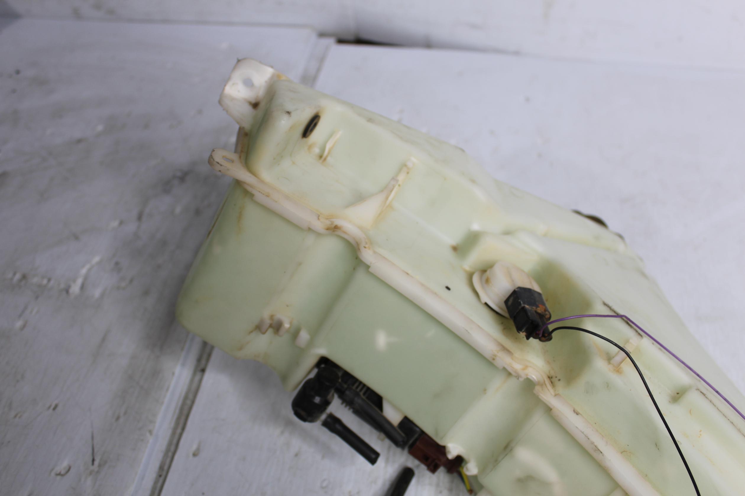 Range Rover Sport L494 Windscreen Washer Tank Reservoir LR070884, LR118191 - Image 6