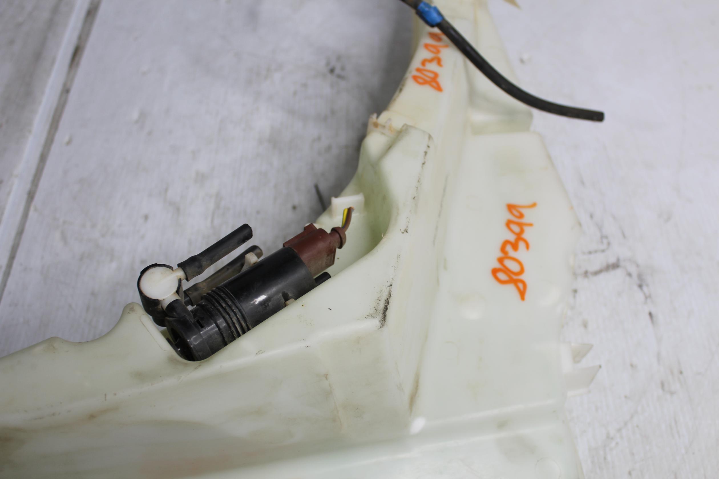 Range Rover Sport L494 Windscreen Washer Tank Reservoir LR070884, LR118191 - Image 9