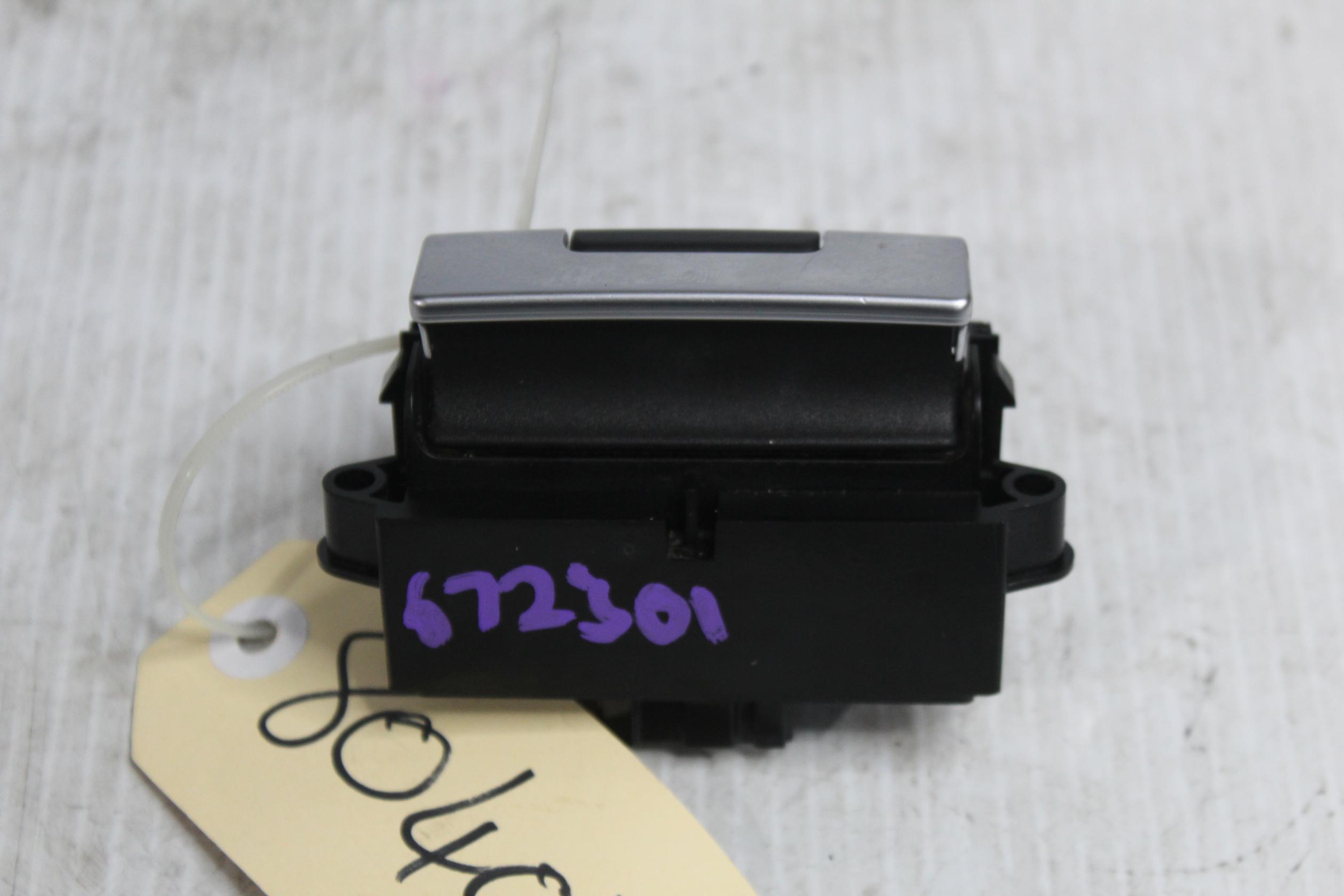 Land Rover L550 Discovery Sport Handbrake Button Switch LR060857 - Image 3