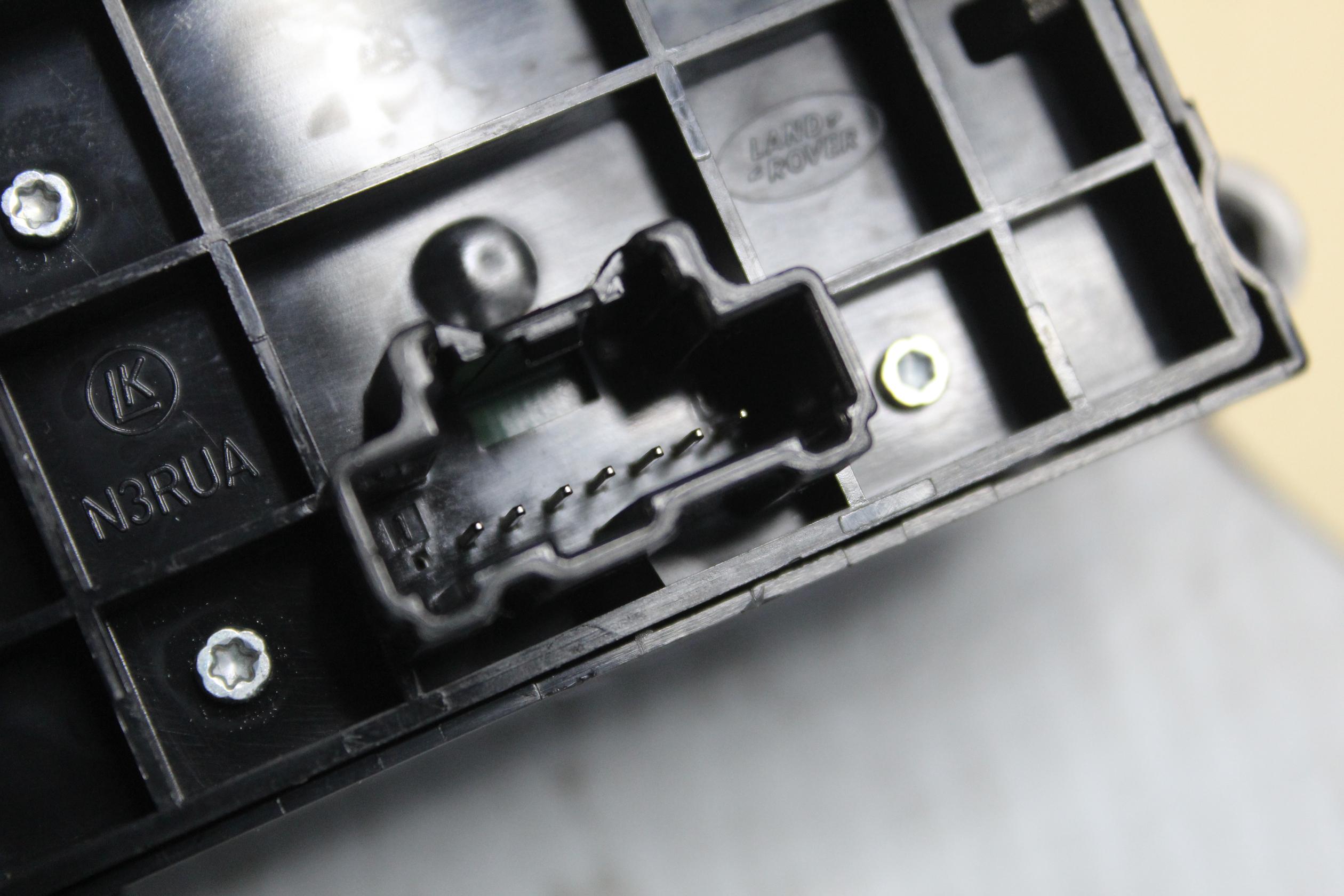 Land Rover L550 Discovery Sport Handbrake Button Switch LR060857 - Image 9