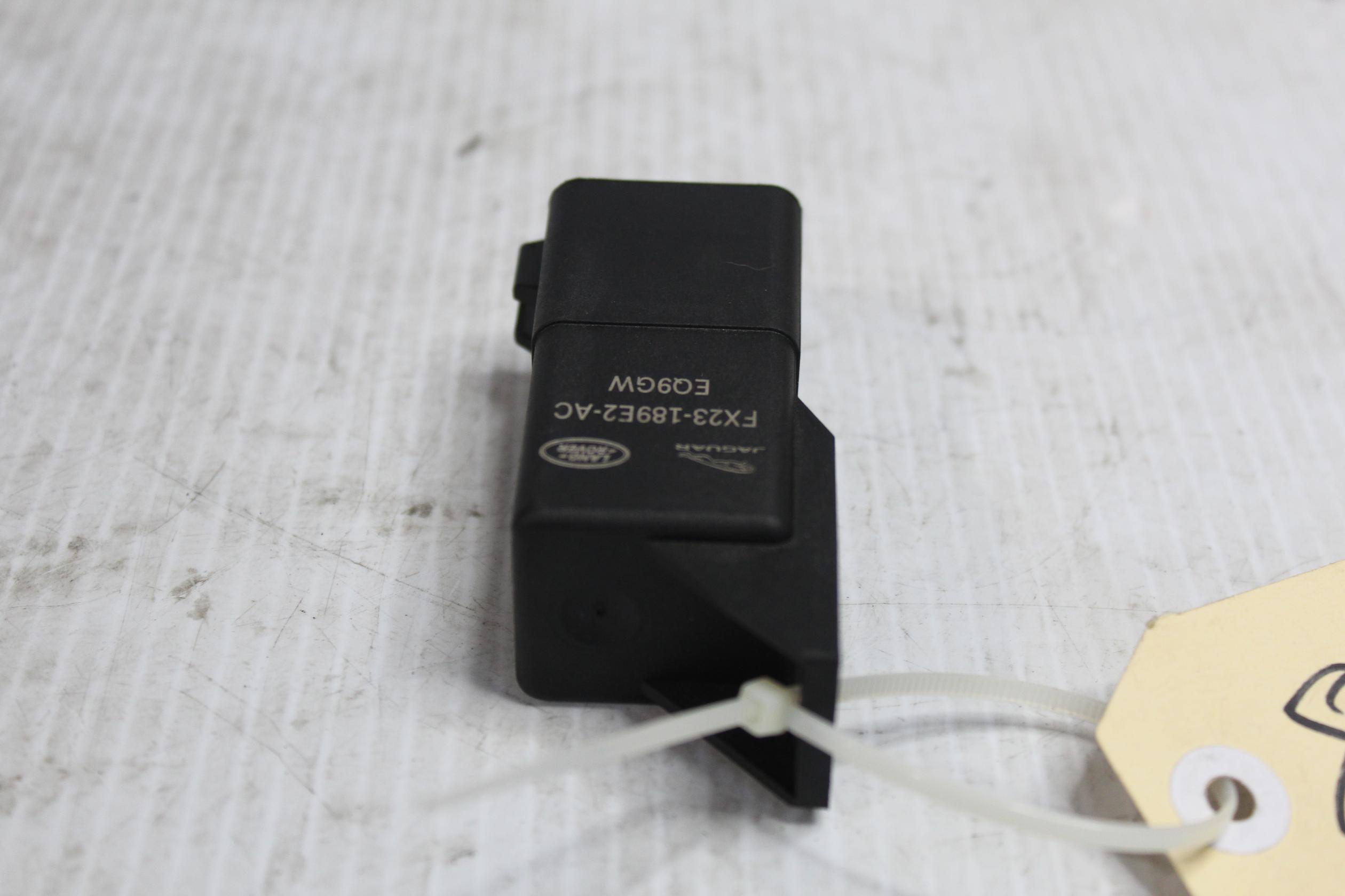 Land Rover L550 Discovery Sport Glow Plug Relay LR071241, LR117592 - Image 2