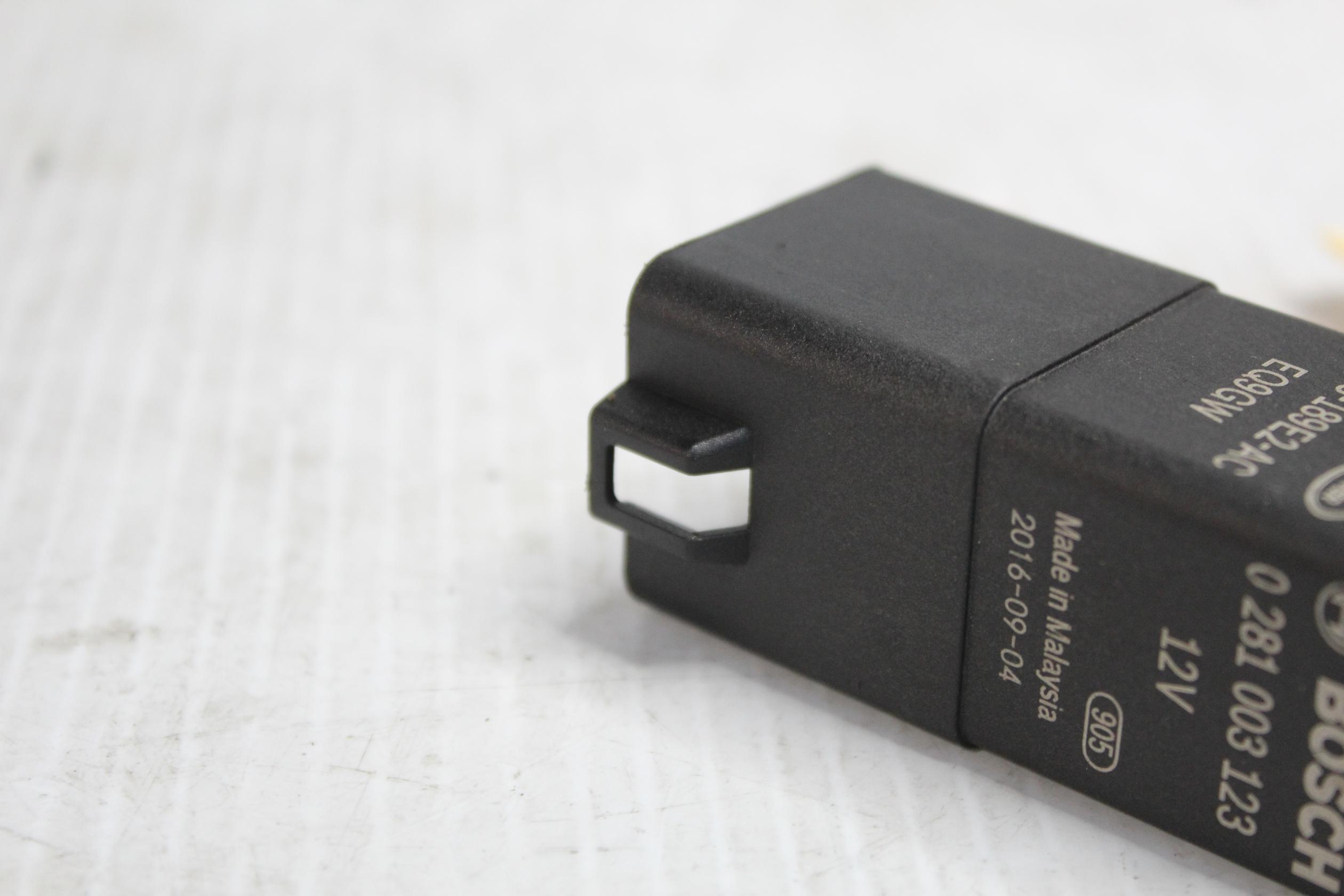 Land Rover L550 Discovery Sport Glow Plug Relay LR071241, LR117592 - Image 7