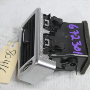 Land Rover L550 Discovery Sport RH Right Dash Air Vent LR072448, LR110281 - Image 3
