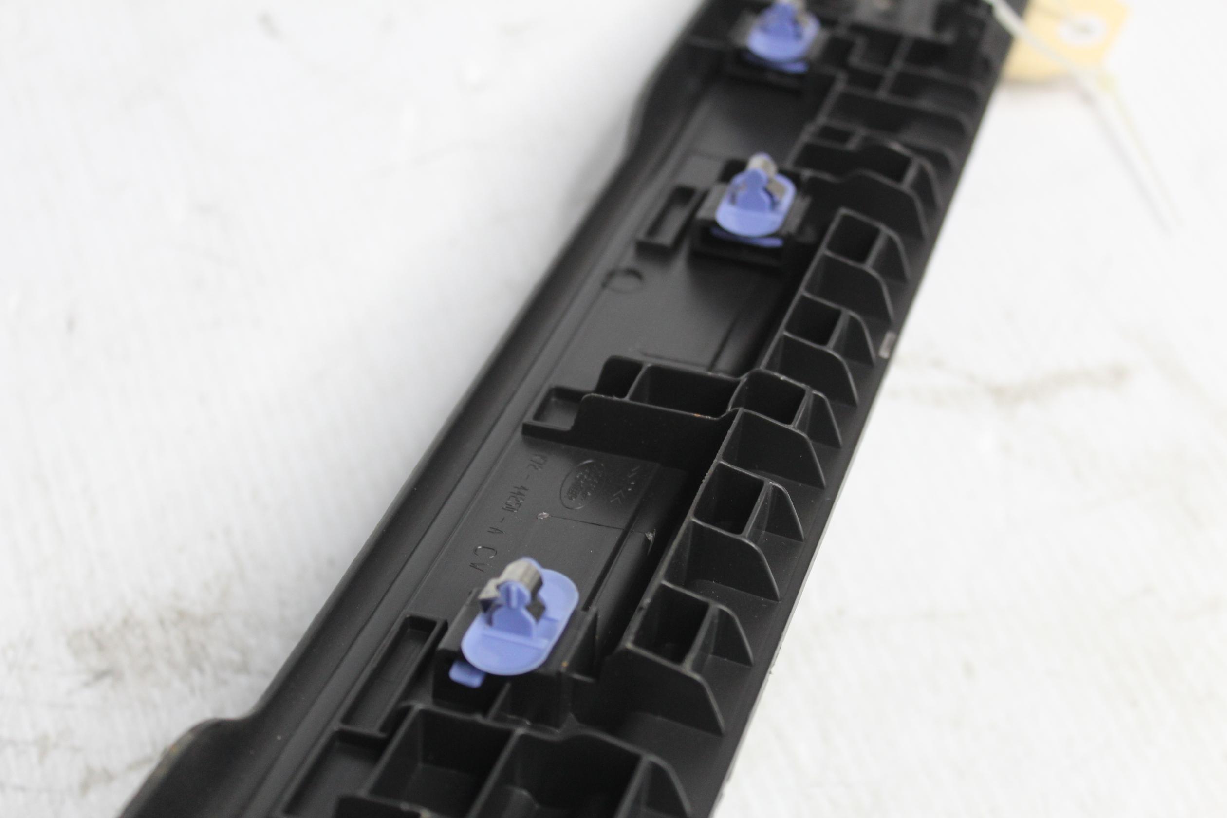 Land Rover L550 Discovery Sport RHF Front Right Tread Plate LR079050 - Image 8
