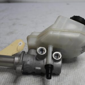 Land Rover L550 Discovery Sport Brake Master Cylinder LR061403, FK722140AB - Image 3