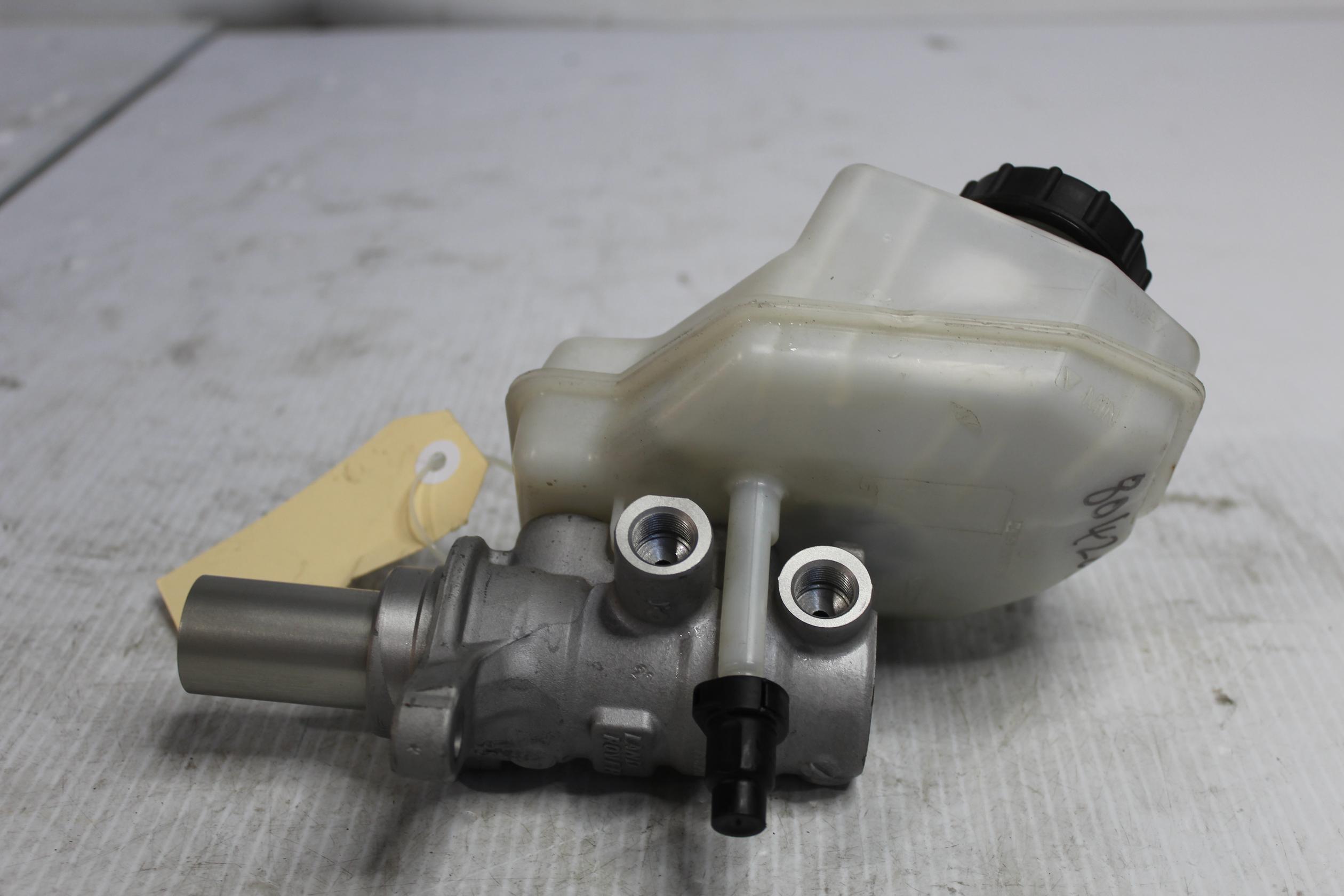 Land Rover L550 Discovery Sport Brake Master Cylinder LR061403, FK722140AB - Image 3