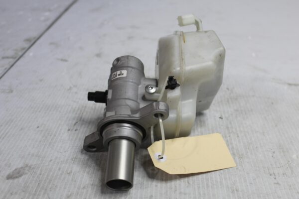 Land Rover L550 Discovery Sport Brake Master Cylinder LR061403, FK722140AB
