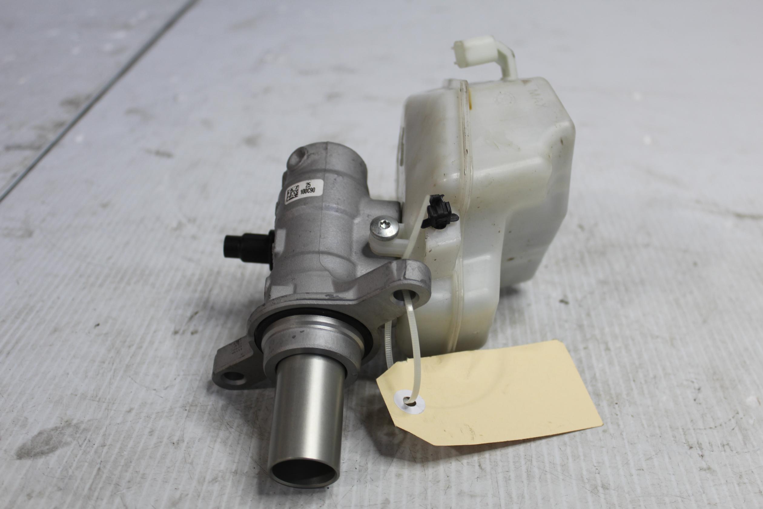 Land Rover L550 Discovery Sport Brake Master Cylinder LR061403, FK722140AB - Image 5