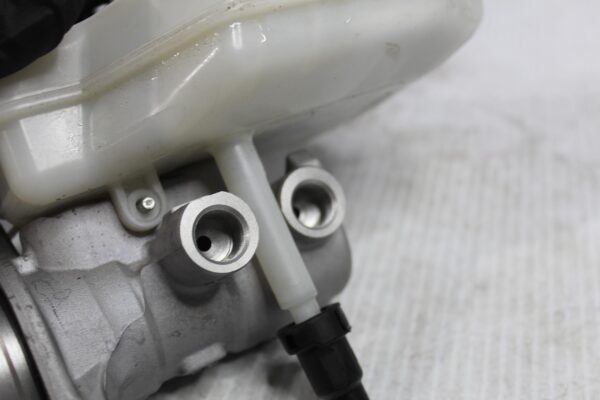 Land Rover L550 Discovery Sport Brake Master Cylinder LR061403, FK722140AB