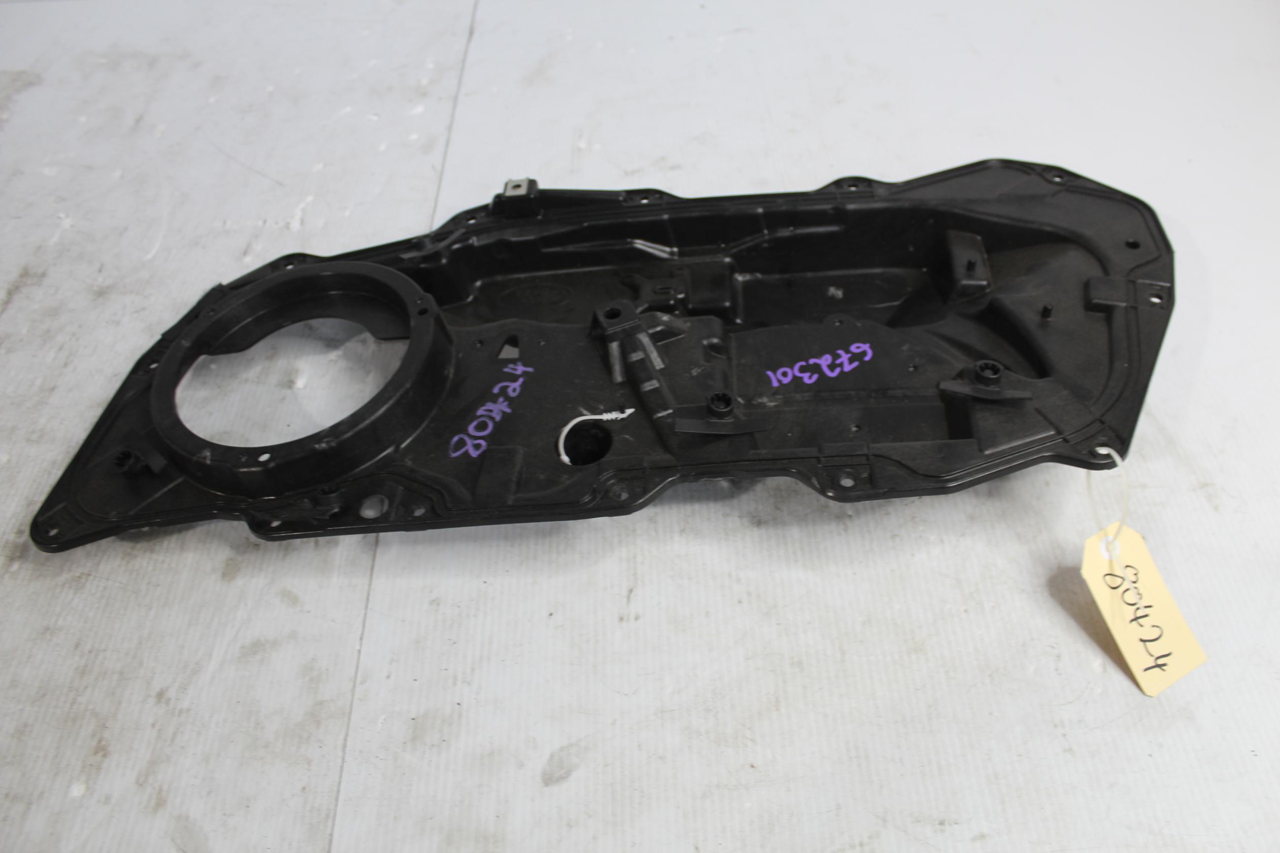 Land Rover L550 Discovery Sport Front Right Door Panel Inner Trim LR094257 - Image 1