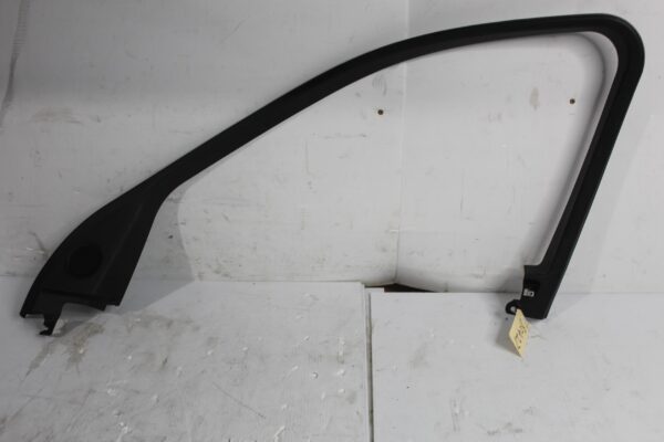 Land Rover L550 Discovery Sport RHF Front Right Inner Window Trim LR077105