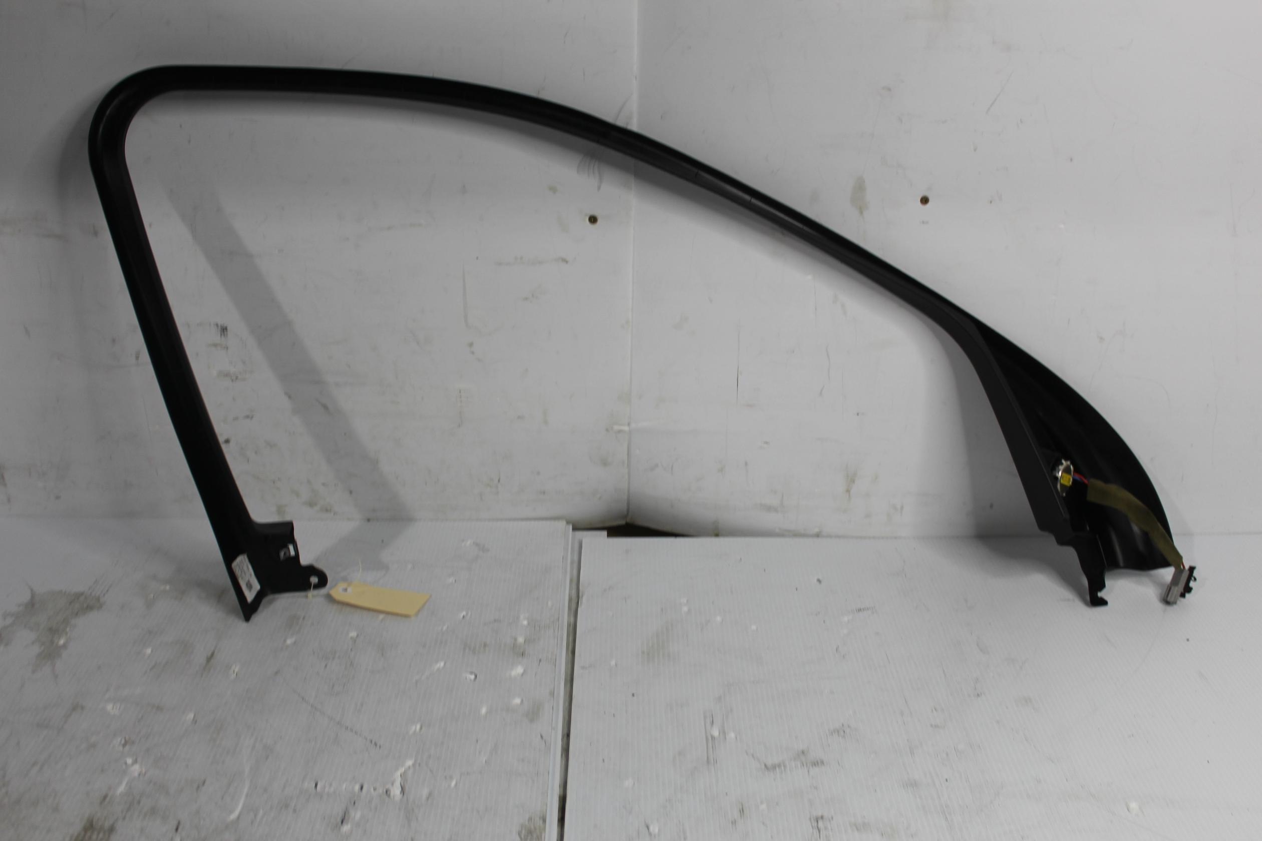 Land Rover L550 Discovery Sport RHF Front Right Inner Window Trim LR077105 - Image 2