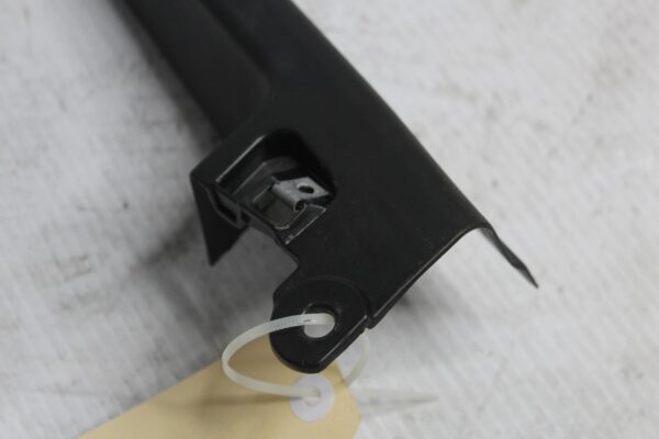 Land Rover L550 Discovery Sport RHF Front Right Inner Window Trim LR077105