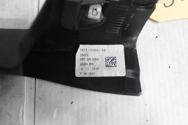Land Rover L550 Discovery Sport RHF Front Right Inner Window Trim LR077105
