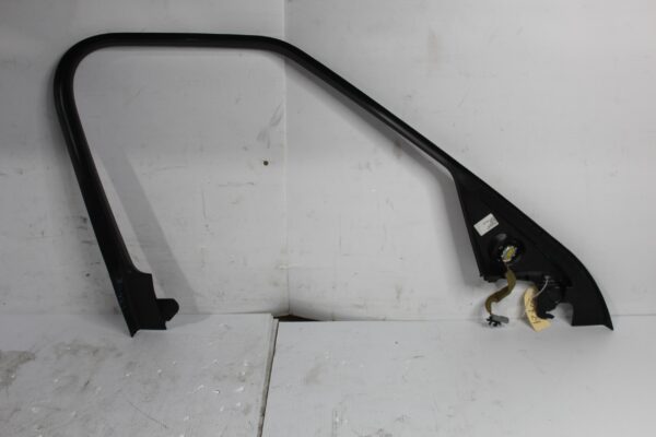 Range Rover Sport L494 RHF Right Front Door Inner Window Trim Mould LR043838
