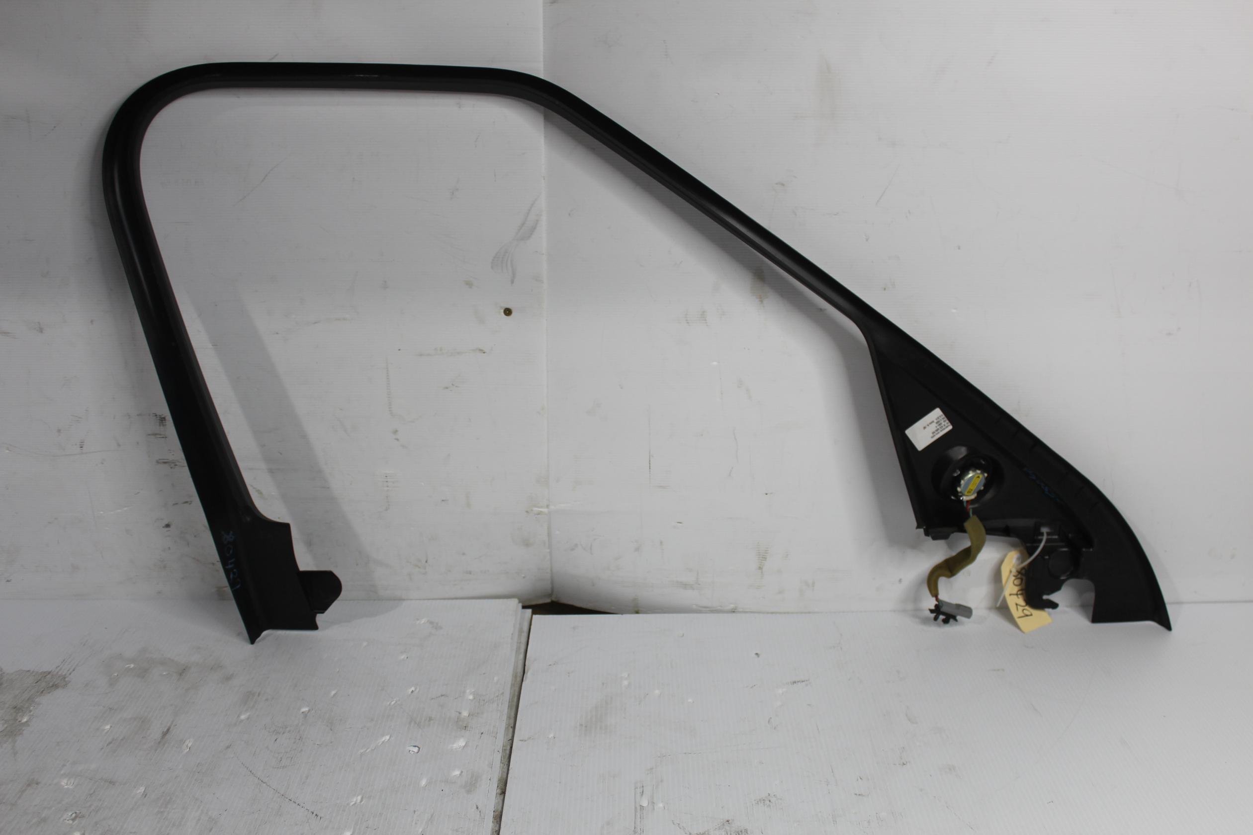 Range Rover Sport L494 RHF Right Front Door Inner Window Trim Mould LR043838 - Image 2