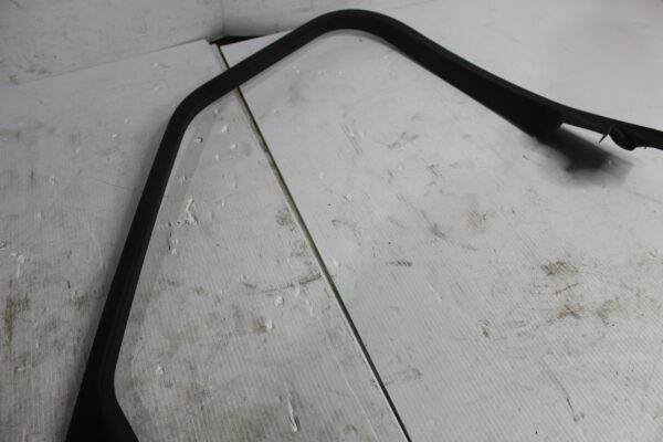 Range Rover Sport L494 RHF Right Front Door Inner Window Trim Mould LR043838