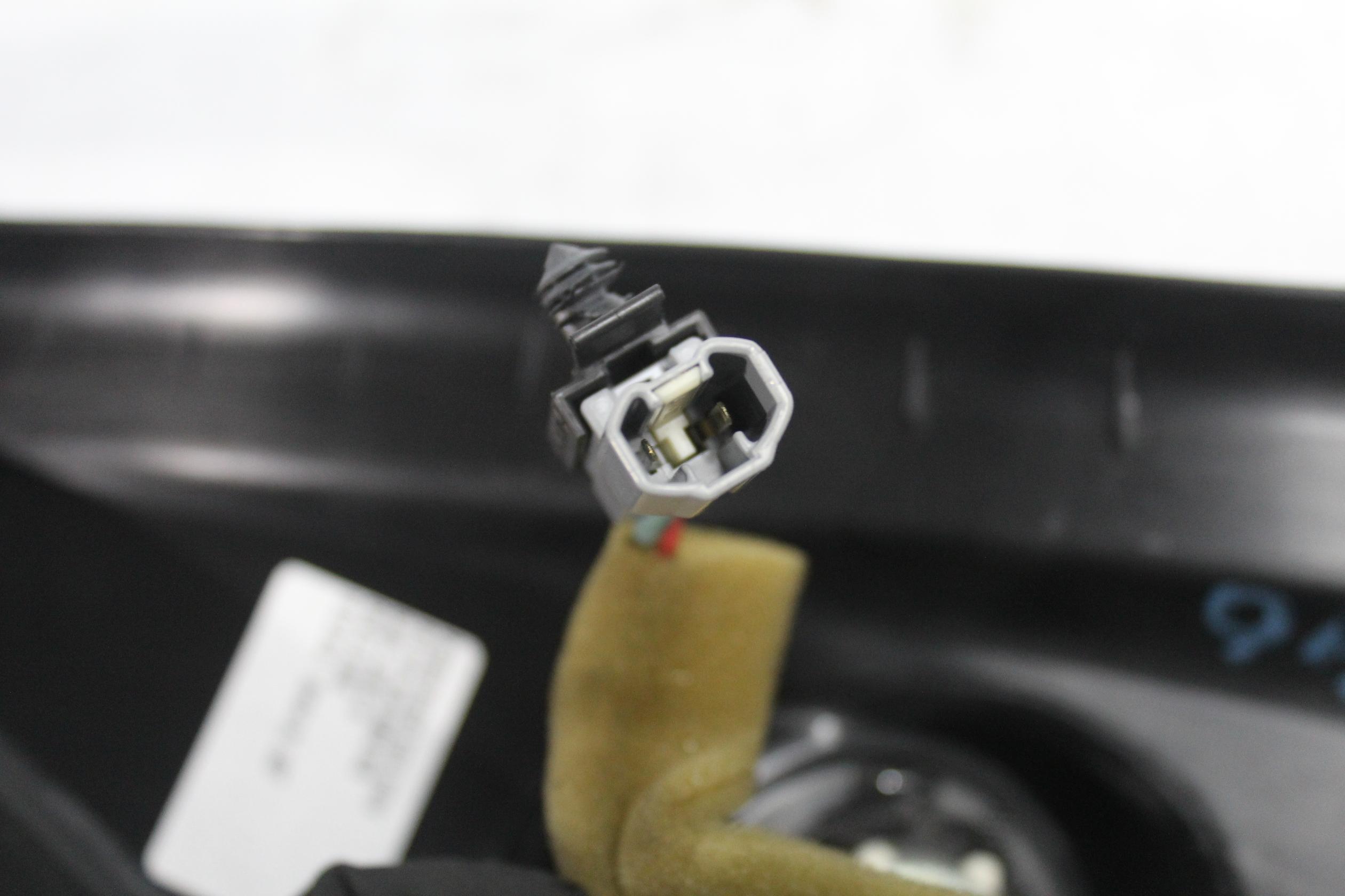 Range Rover Sport L494 RHF Right Front Door Inner Window Trim Mould LR043838 - Image 10