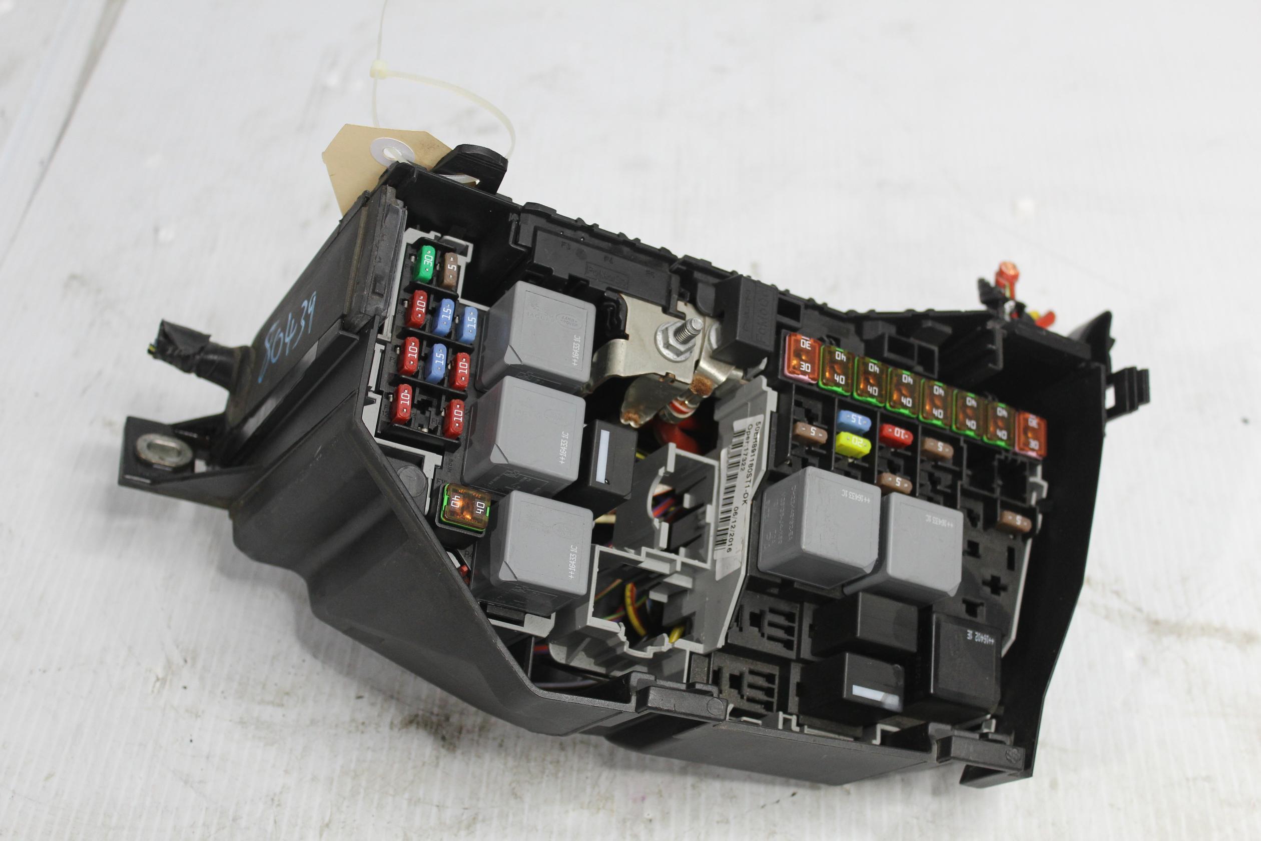 Land Rover L550 Discovery Sport 2.0L Engine Bay Fuse Box Assembly 6G9T14A067AB - Image 1