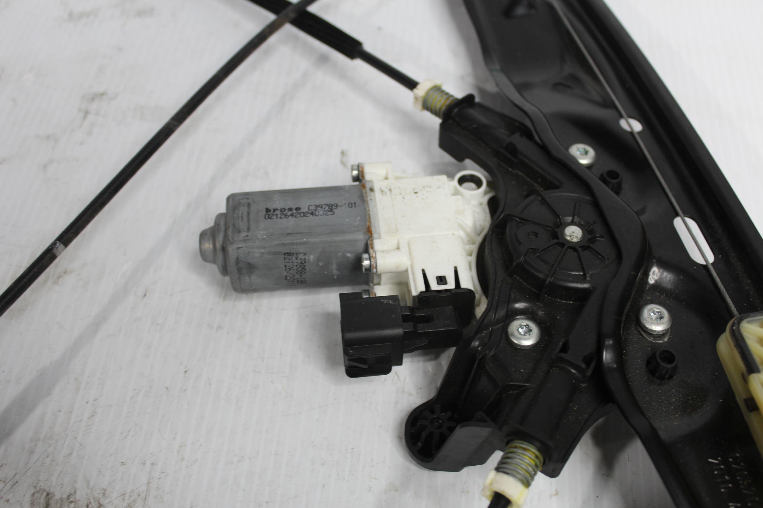 Land Rover L550 Discovery Sport RHF Right Front Window Regulator LR058512, LR165908 - Image 12