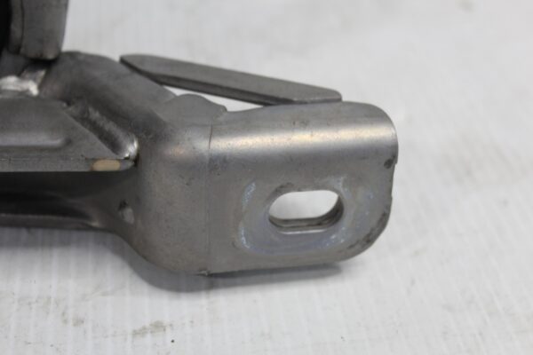 Land Rover L550 Discovery Sport 2.0L Engine Mount Support LR024729, BJ326F012AB
