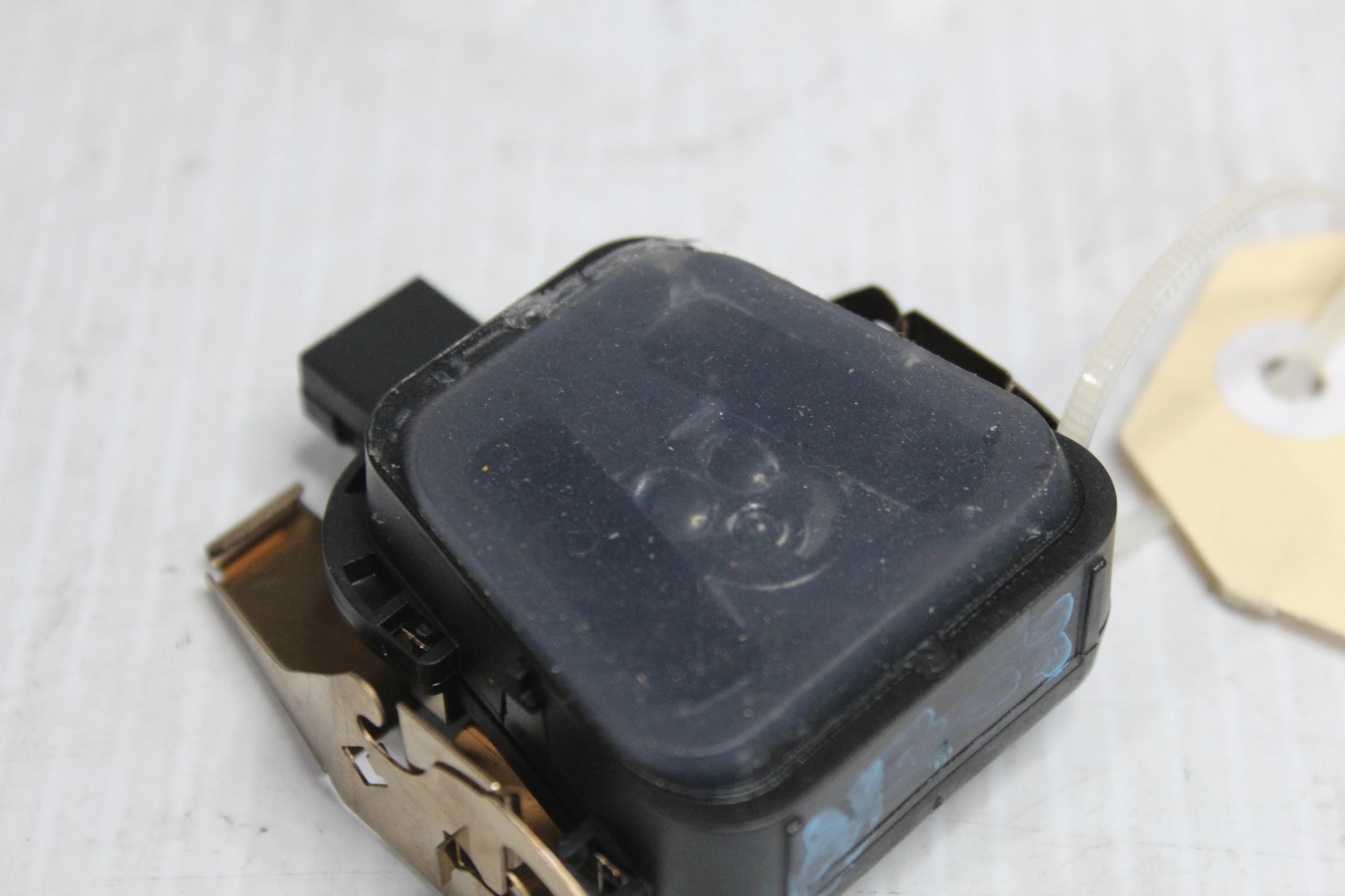 Land Rover L550 Discovery Sport Windscreen Rain Sensor LR083315, LR137198 - Image 8