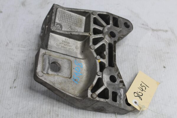 Land Rover L550 Discovery Sport Engine Support Mount LR071977, LR095899