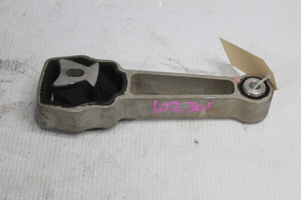 Land Rover L550 Discovery Sport Upper Engine Support LR000597