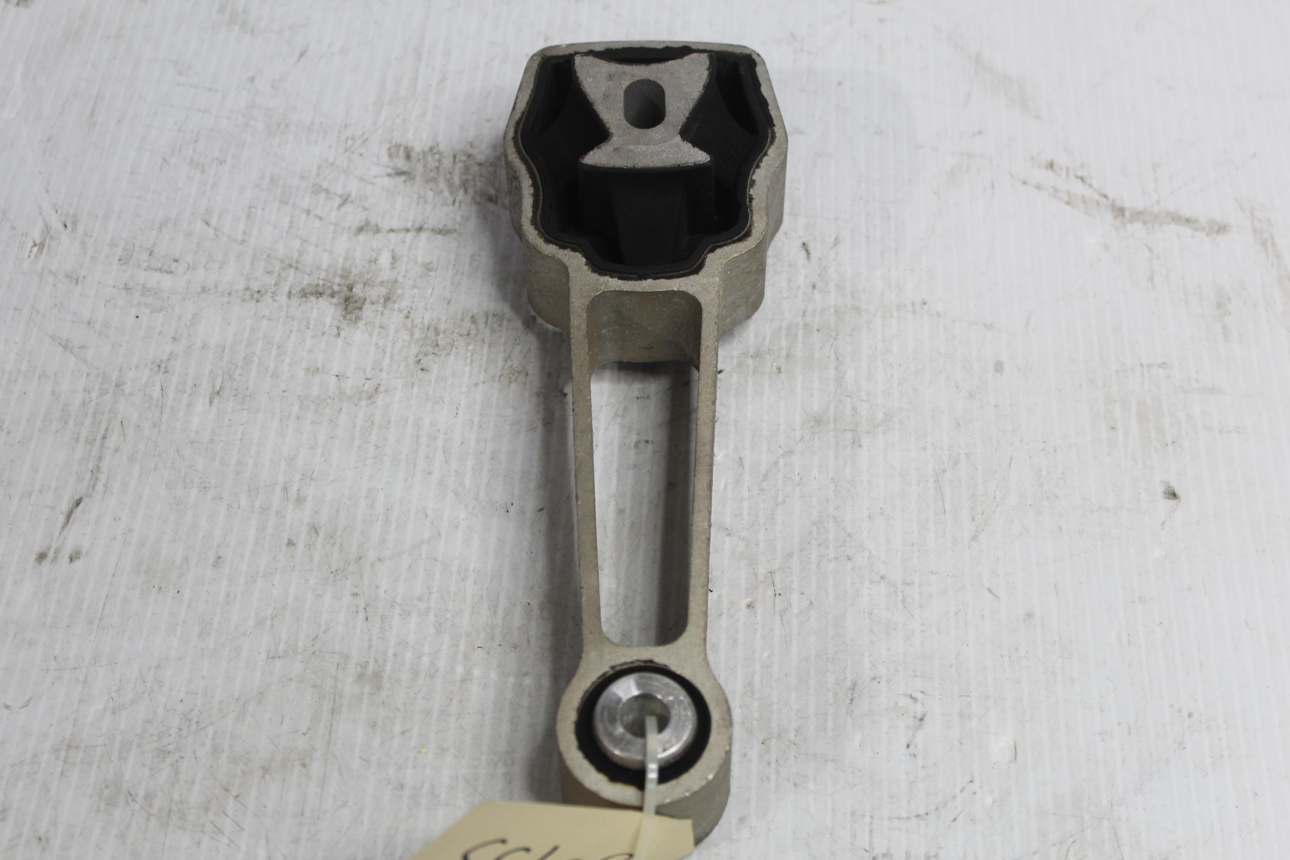 Land Rover L550 Discovery Sport Upper Engine Support LR000597 - Image 5