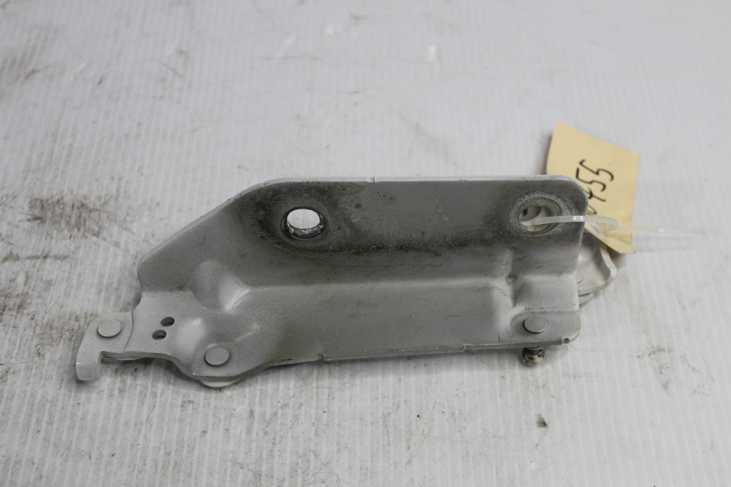 Land Rover L550 Discovery Sport LH Left Bonnet Hood Hinge LR075406 - Image 4