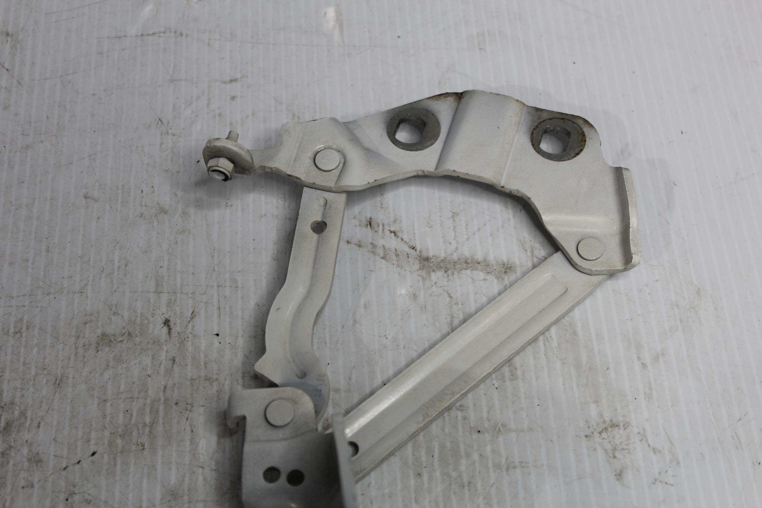 Land Rover L550 Discovery Sport LH Left Bonnet Hood Hinge LR075406 - Image 7