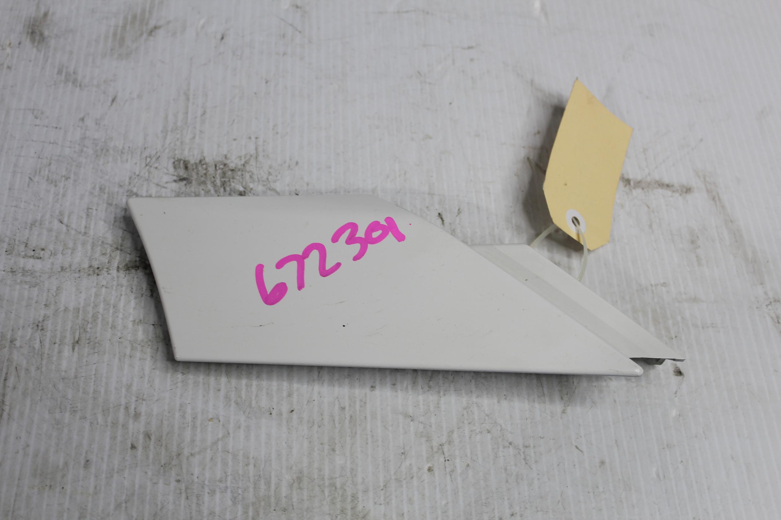 Land Rover L550 Discovery Sport RH Right Guard Trim Finisher LR072486 - Image 4