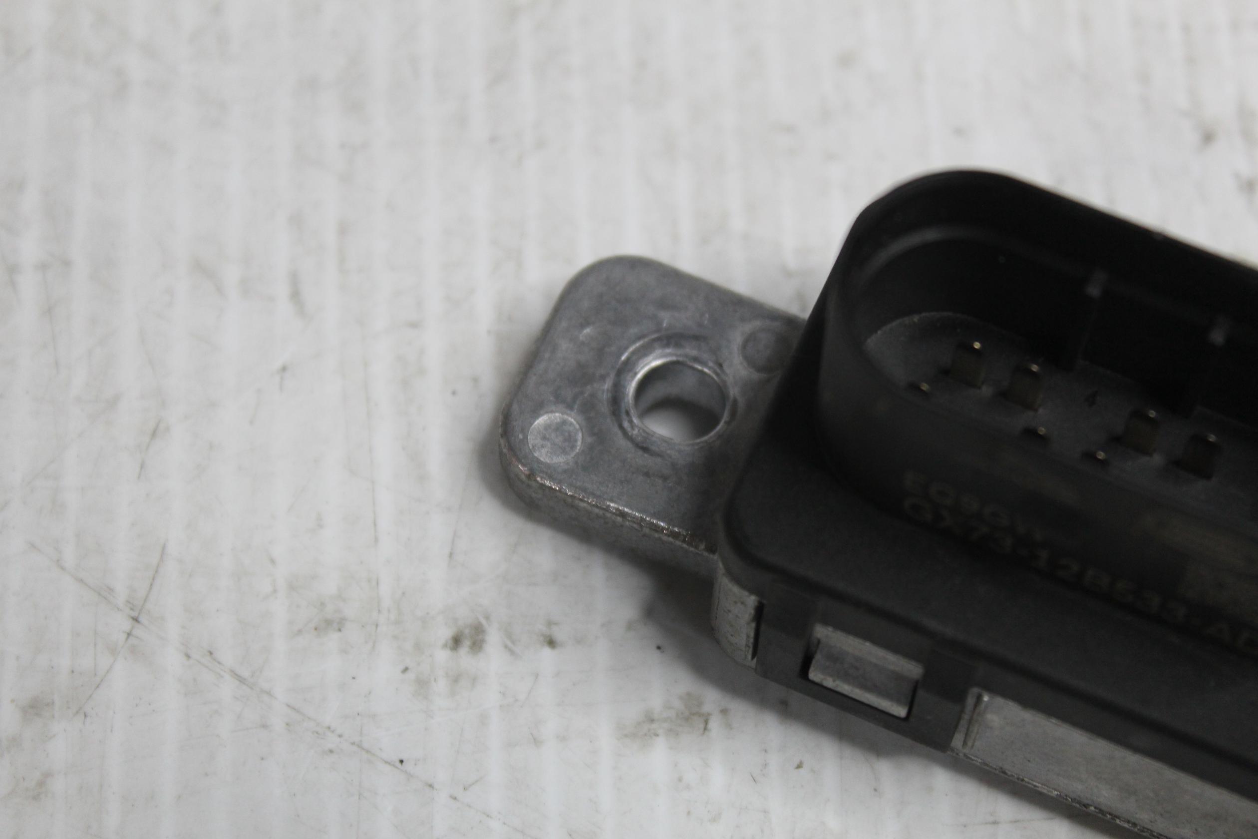 Land Rover L550 Discovery Sport Glow Plug Control Module LR071821, LR147217 - Image 9