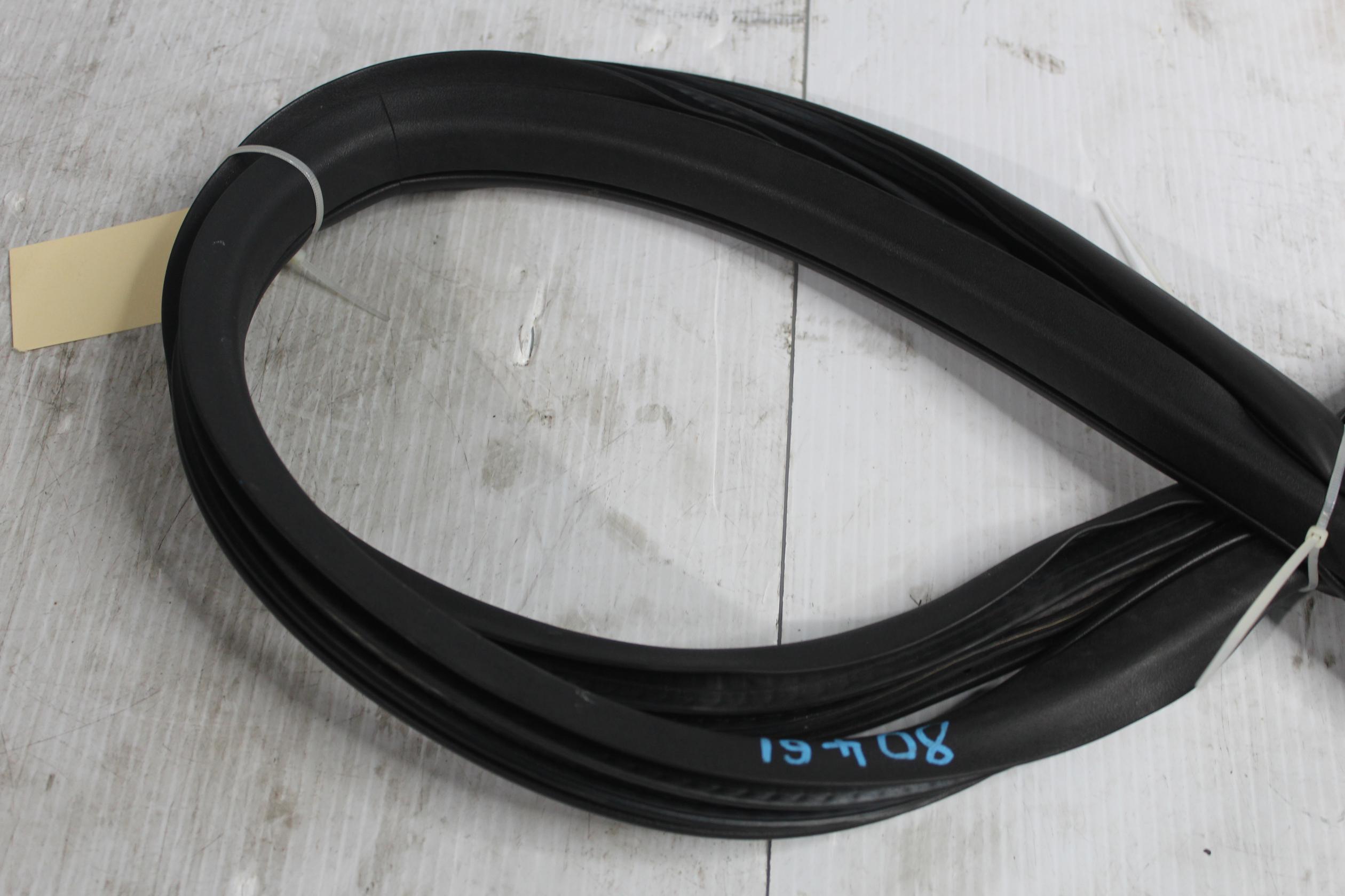 Land Rover L550 Discovery Sport Rear Door Seal Rubber LR084518, LR178741 - Image 5