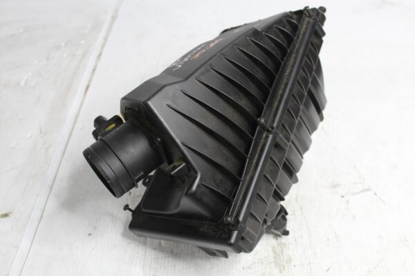 Range Rover Sport L494 Right Air Intake Box LR036428, LR095789, CPLA9600DA, CPLA9600DC