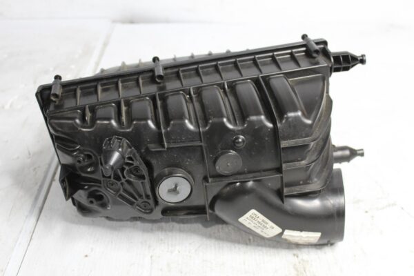 Range Rover Sport L494 Right Air Intake Box LR036428, LR095789, CPLA9600DA, CPLA9600DC